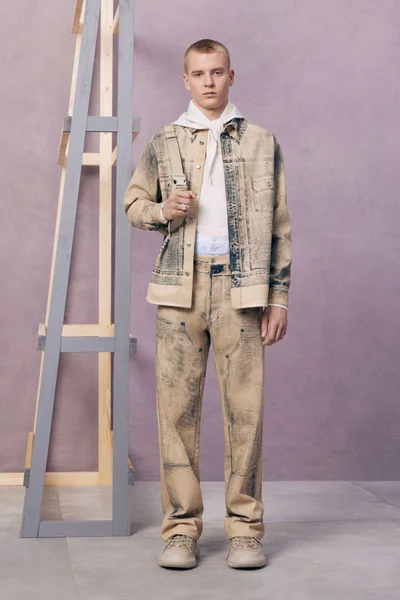 Look 13